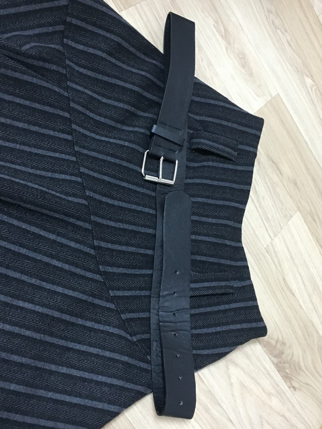 서울베이스드 스트라이프 언발 스커트 상품이미지8