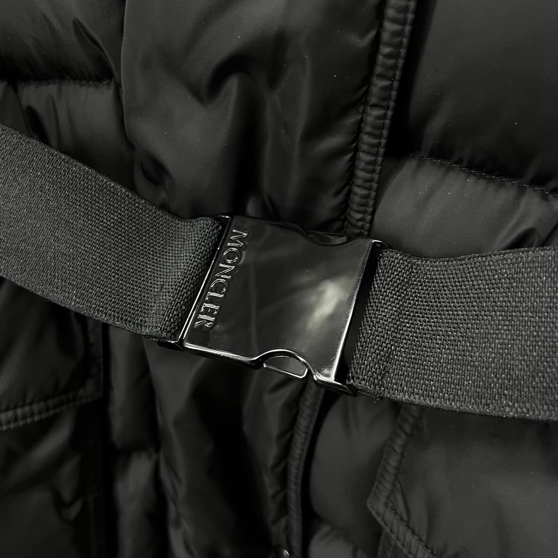 [1사이즈] 몽클레어 클로에 라쿤 퍼 여성 롱패딩 블랙 상품이미지6
