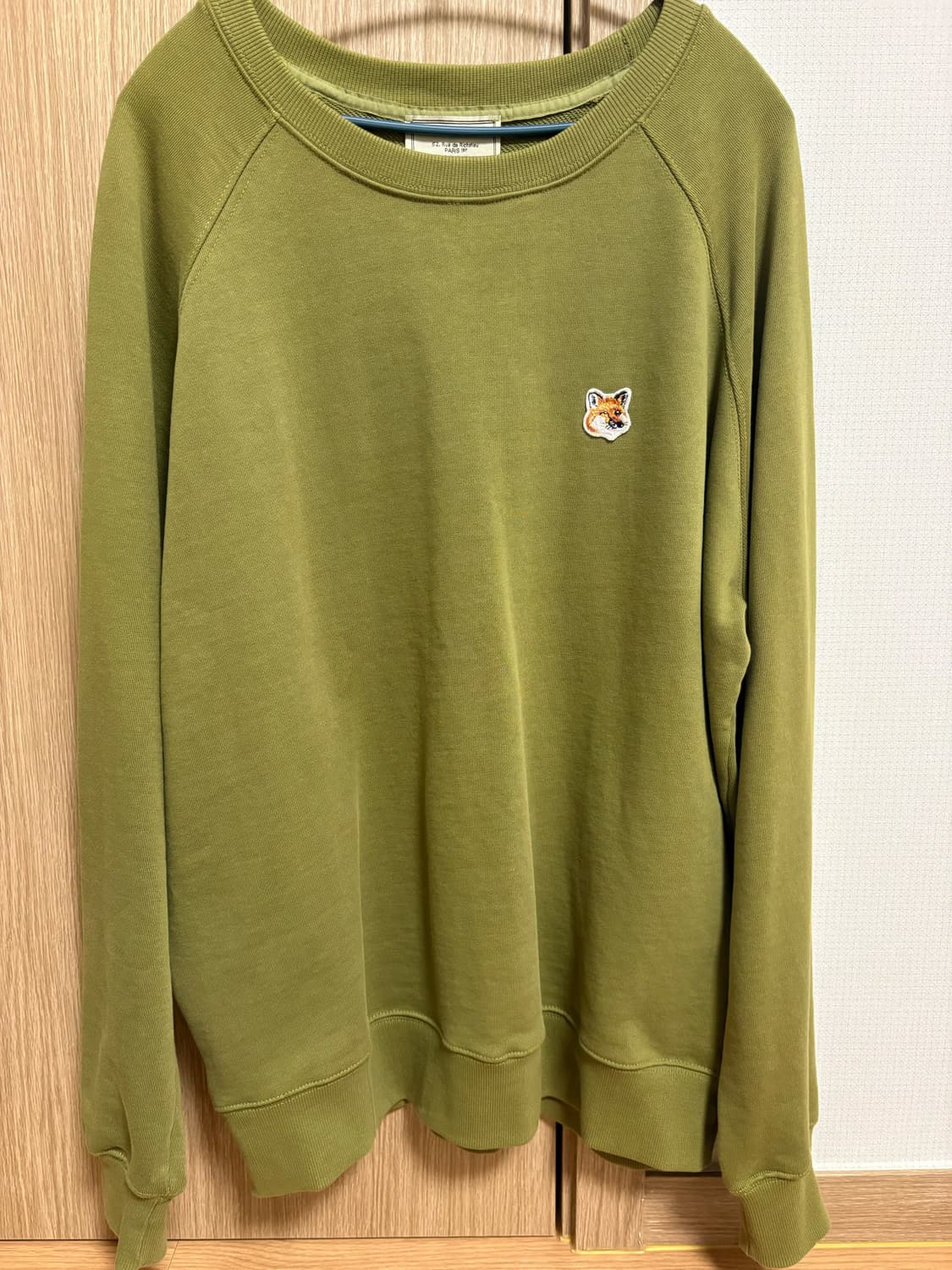 메종키츠네 폭스 패치 맨투맨 올리브 상품이미지2