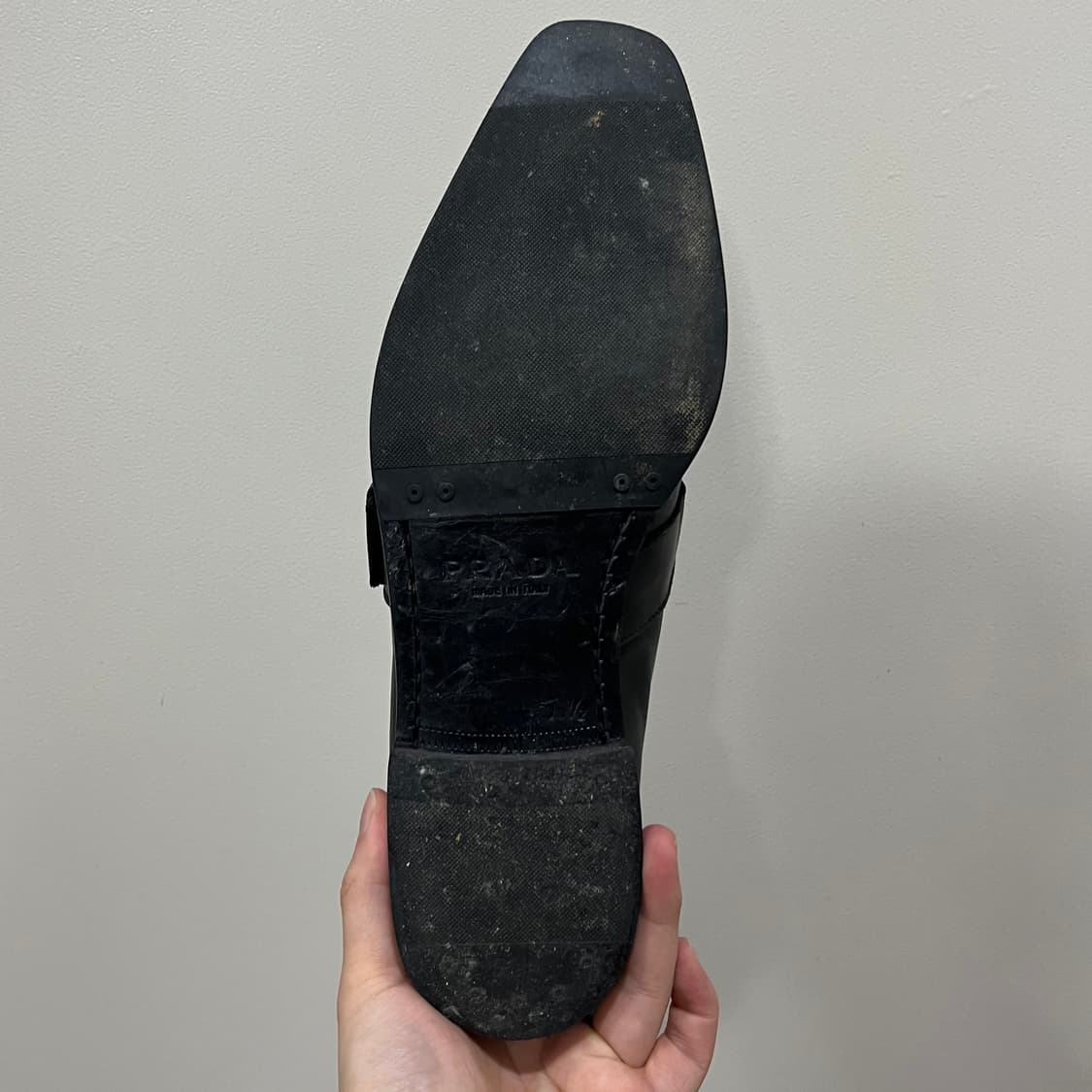 Prada Buckle Loafers 상품이미지8