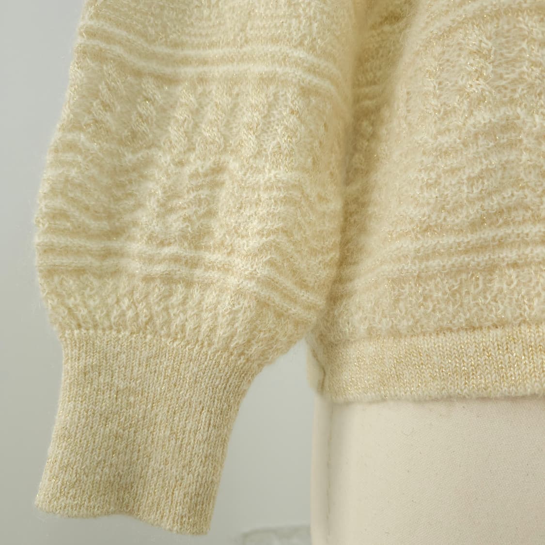 아이보리 금사 반짝이 짜임 여성 루즈핏 니트 상품이미지8