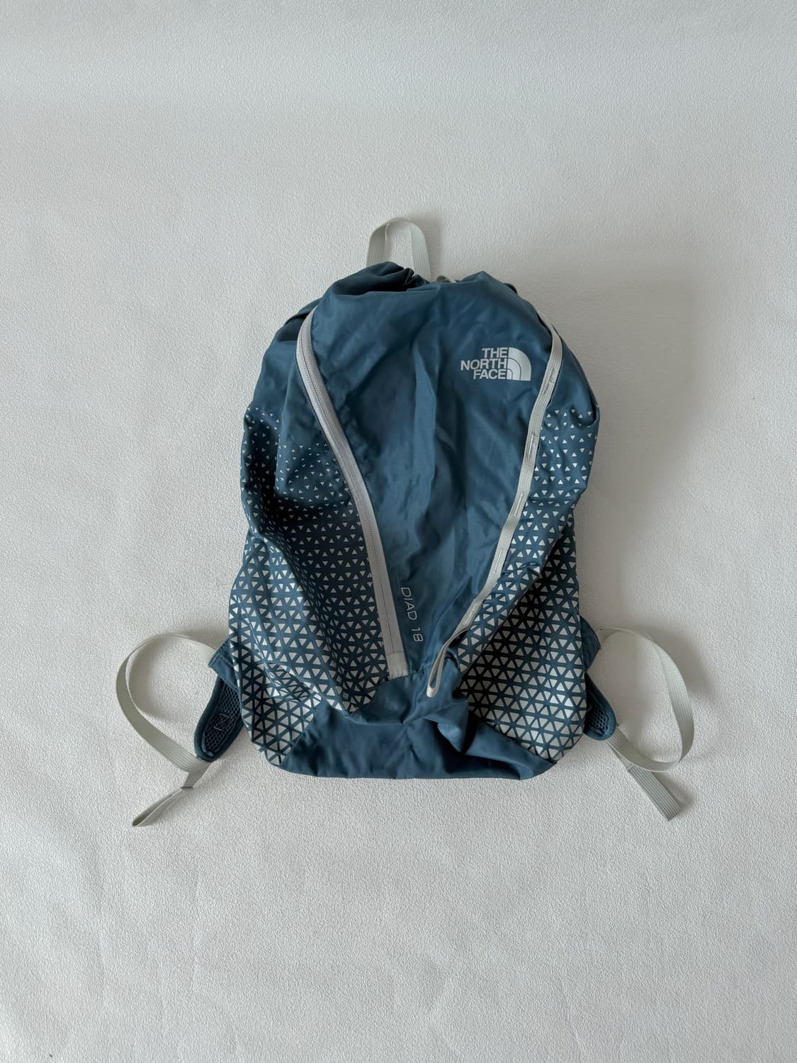 노스페이스(THE NORTH FACE) 경량 백팩 19L 상품이미지1