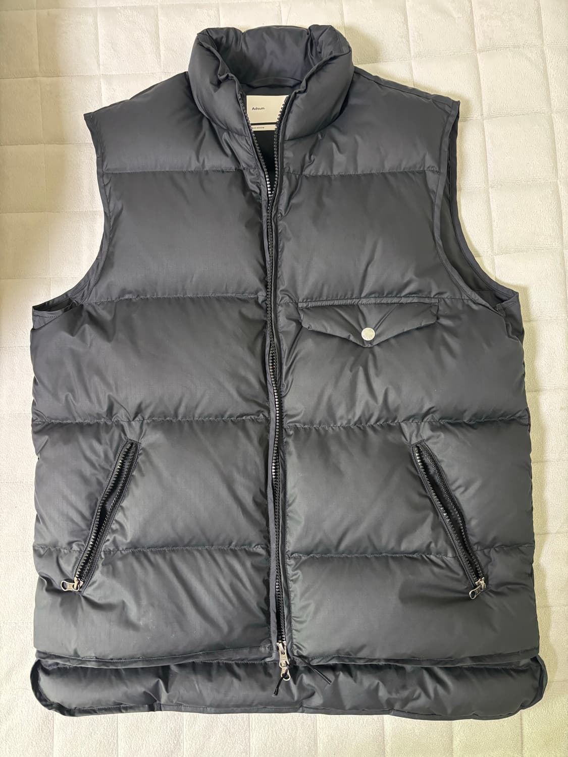 Adsum lowland down vest 애드섬 패딩조끼 상품이미지1
