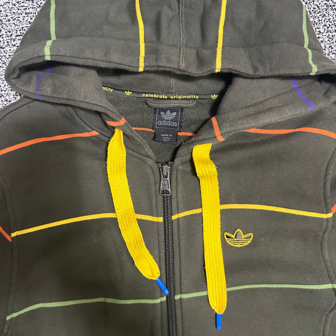 (95) 아디다스 카키 스트라이프 후드집업 상품이미지2