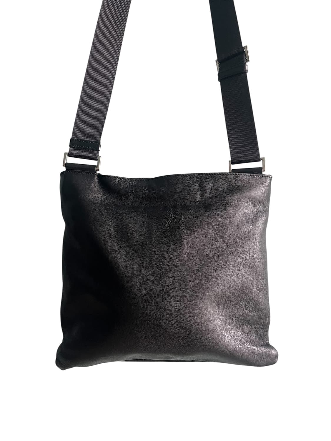 [OS] 프라다 버팔로 레더 리포터 크로스백 블랙 상품이미지5