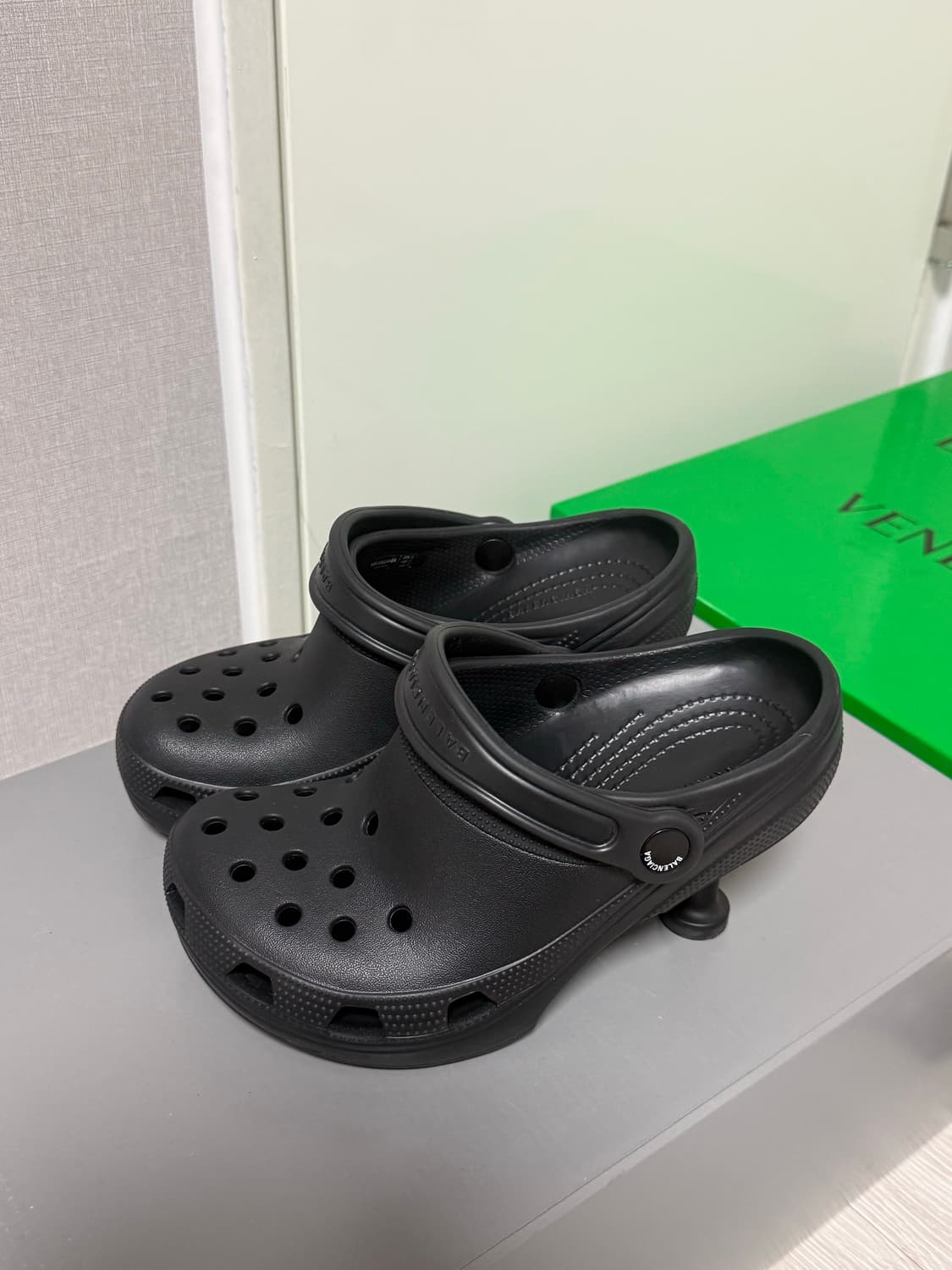 Balenciaga crocs heel 상품이미지1