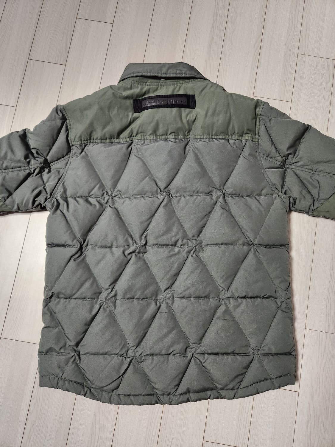 뉴발란스 퀼팅다운자켓 NBNQ543013카키 남성 덕다운점퍼 사이즈100 상품이미지3