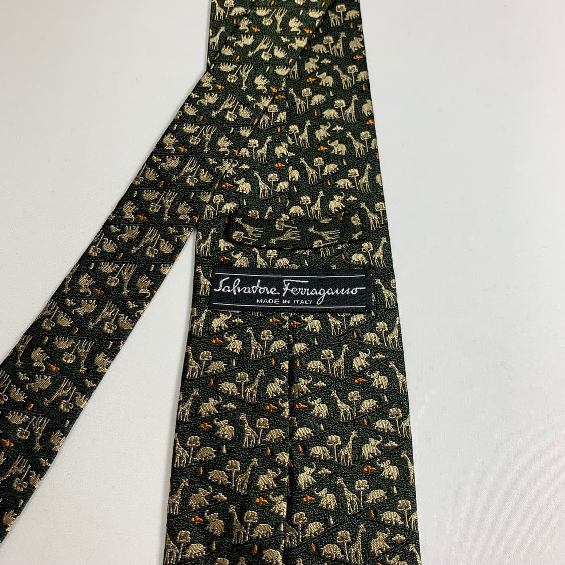 살바토레 페레가모 명품넥타이 정품 A+등급 9.1cm 상품이미지4