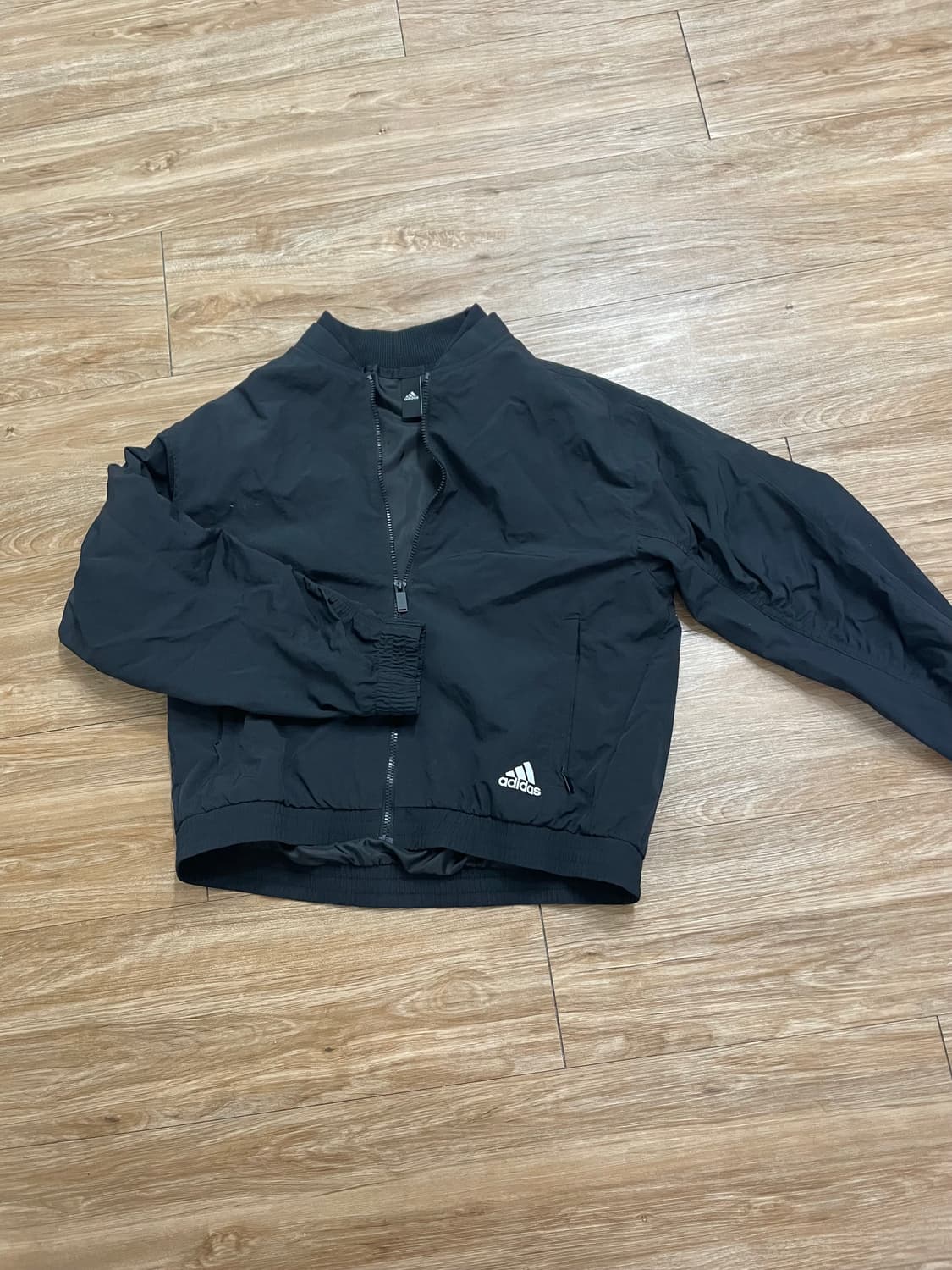 아디다스 크롭 바람막이 상품이미지1