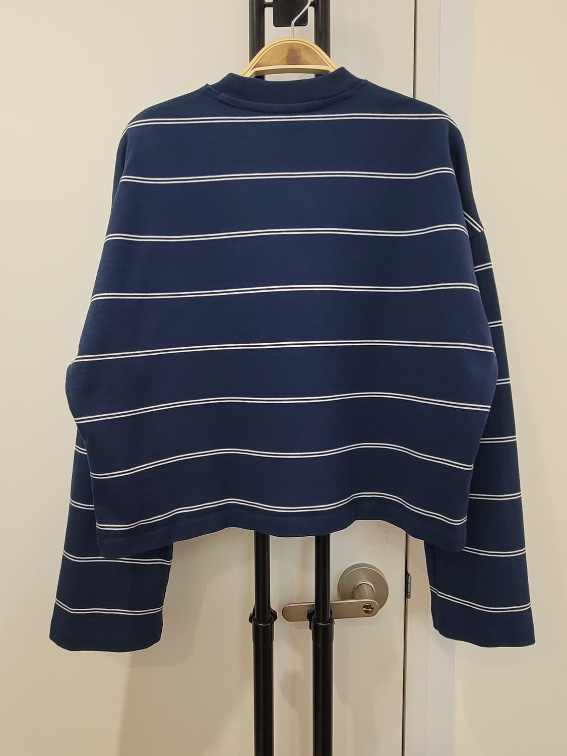 나이키 우먼 스트라이프 크롭 긴팔 티 S사이즈 상품이미지6