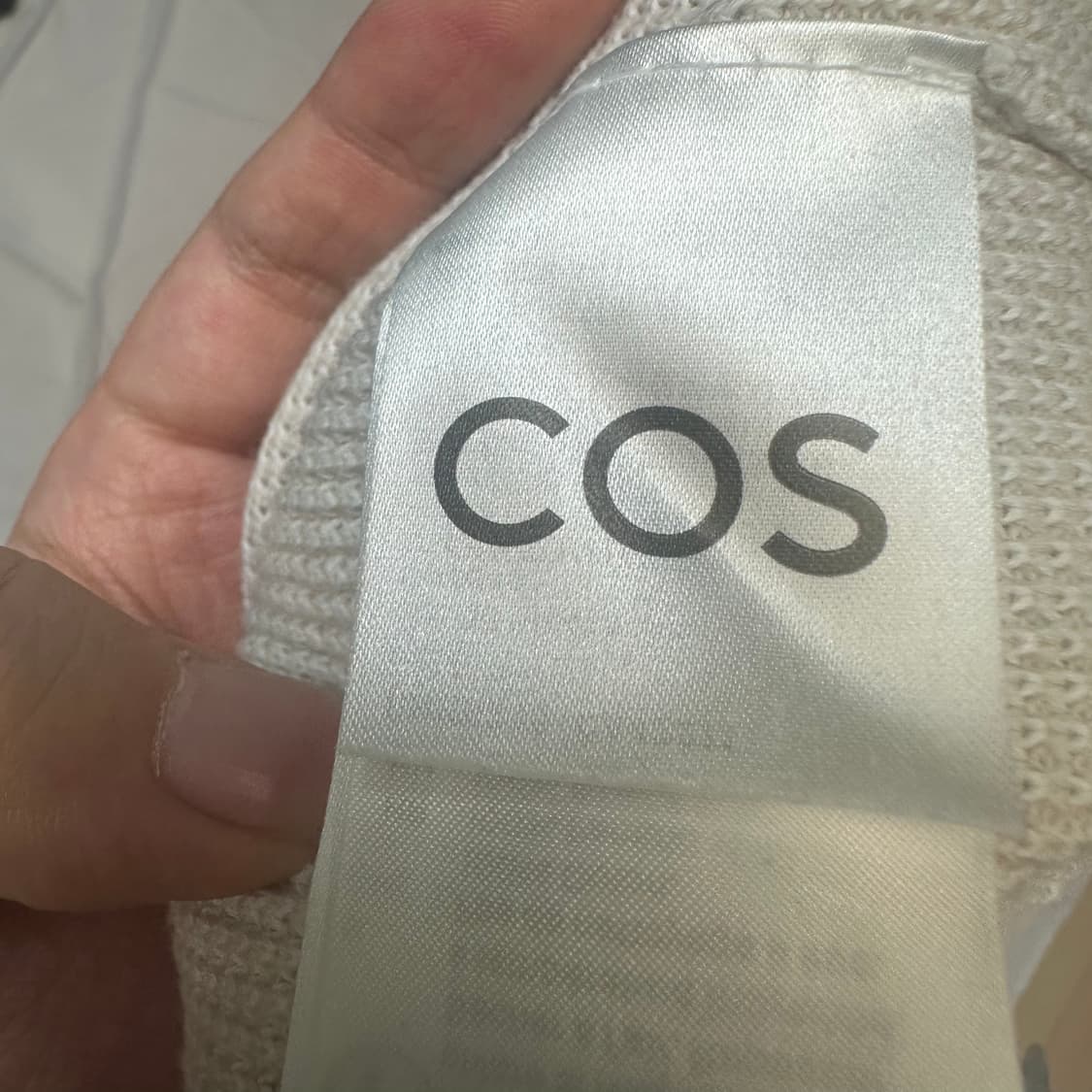 코스 미니멀 아이보리니트카라티 M 상품이미지4