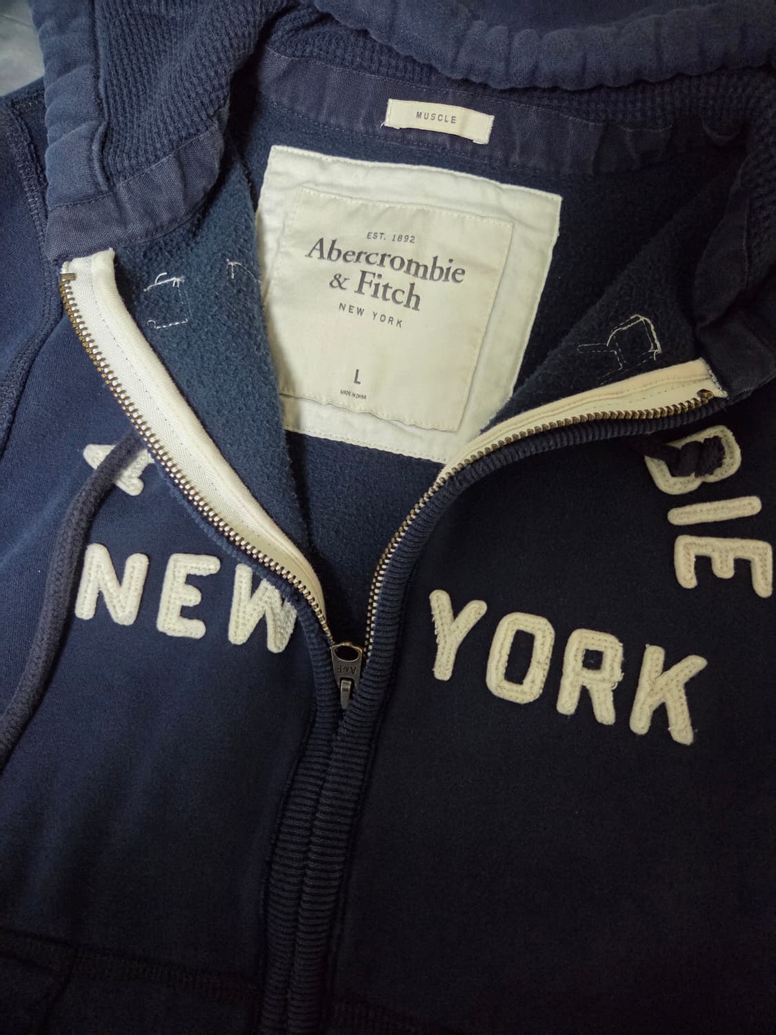 아베크롬비 원형로고 네이비후드집업 상품이미지3