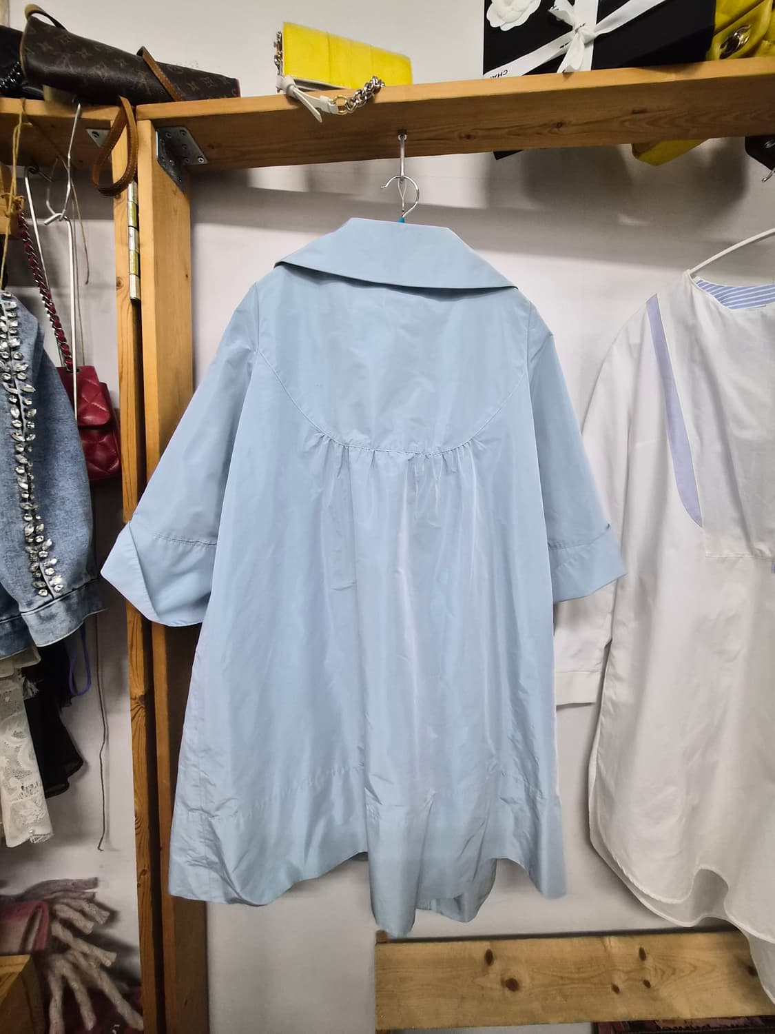 손정완 샤이니 바스락  블루 트렌치 코트 상품이미지6