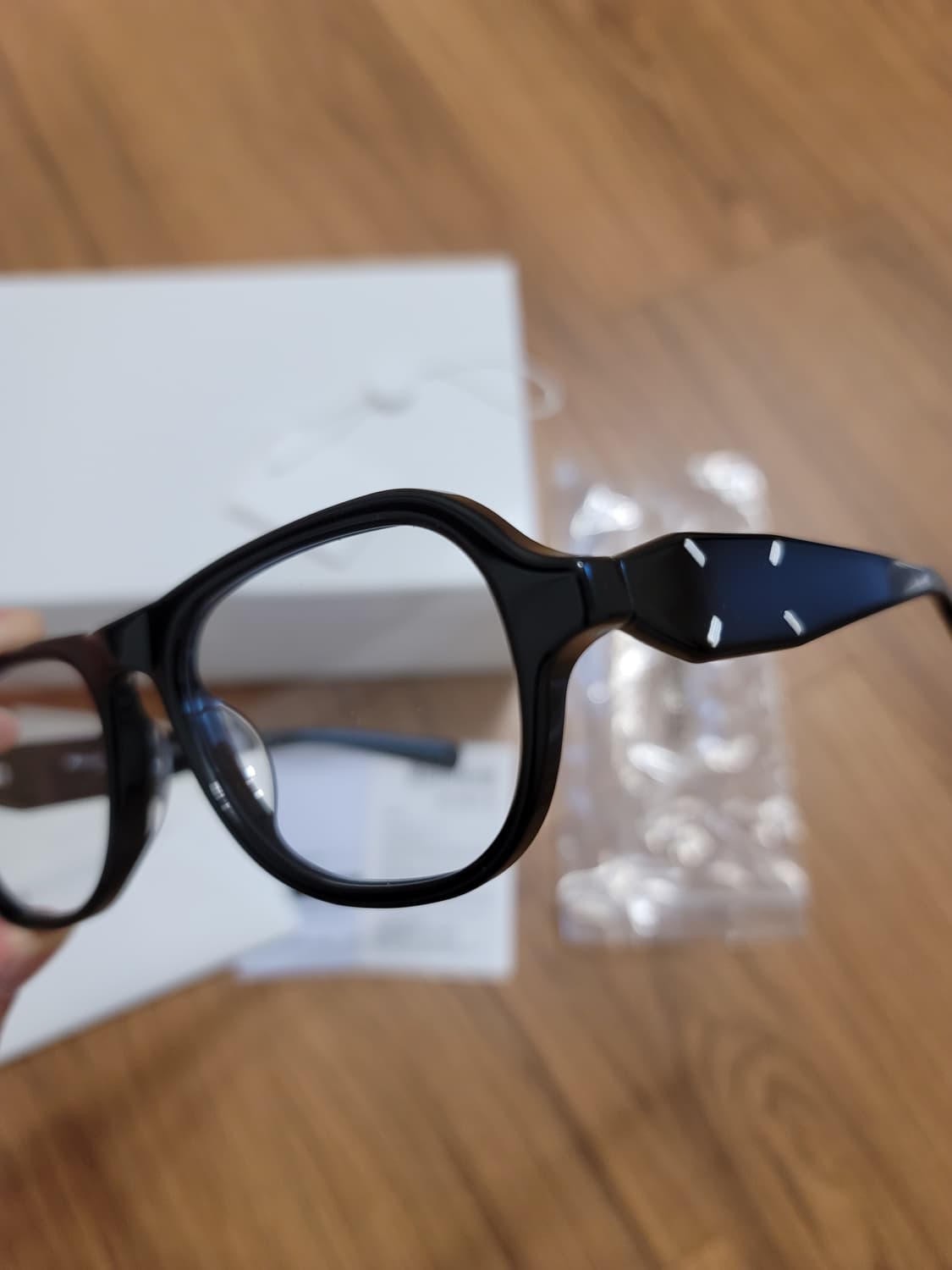 젠틀몬스터 마르지엘라 mm113 블랙 판매합니다. 상품이미지3