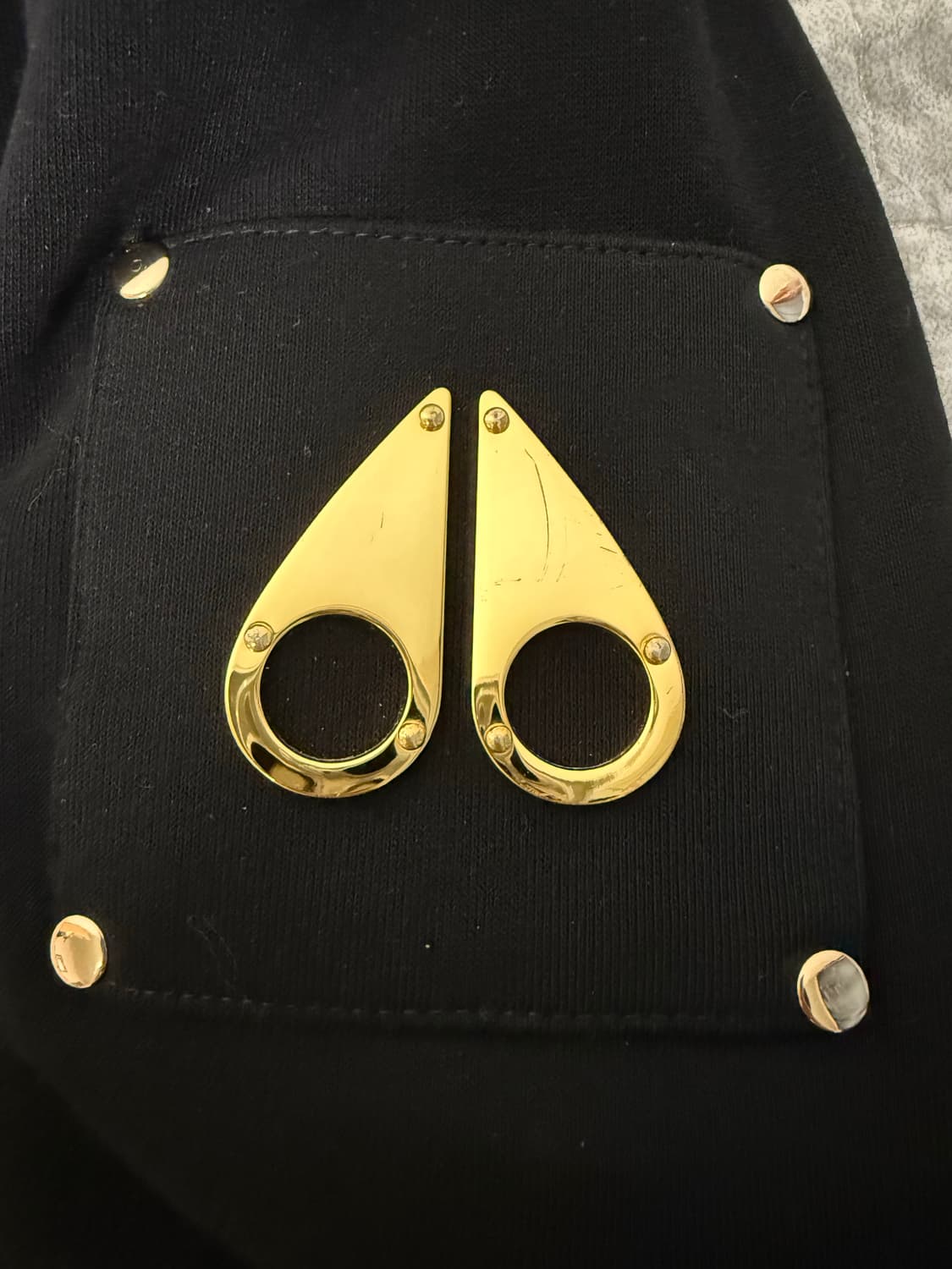 무스너클 버니스웨터 금장 상품이미지3