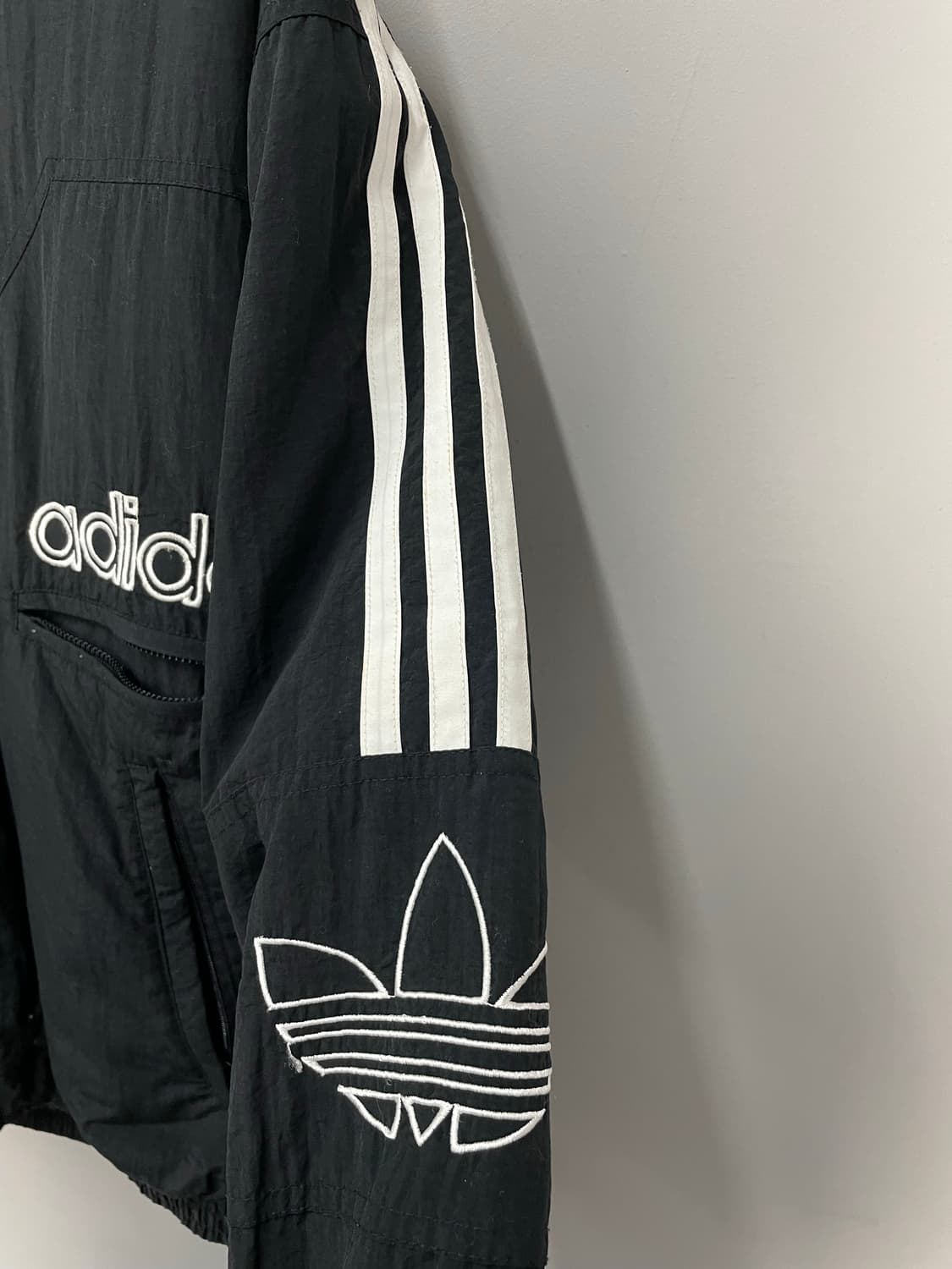 아디다스 올드스쿨 빅 트레포일 바람막이 H1561 상품이미지4