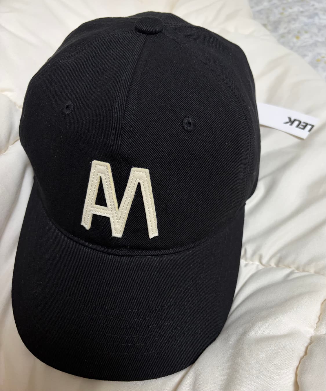 LEUK 루크 사의 AM 로고 블랙 캡(신우재 모자) 택O 새상품 상품이미지5