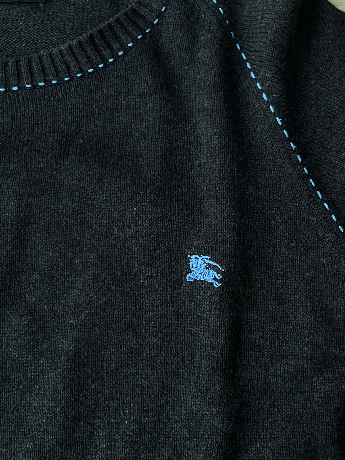 Burberry 버버리 블루 스티치 롱슬리브 상품이미지1