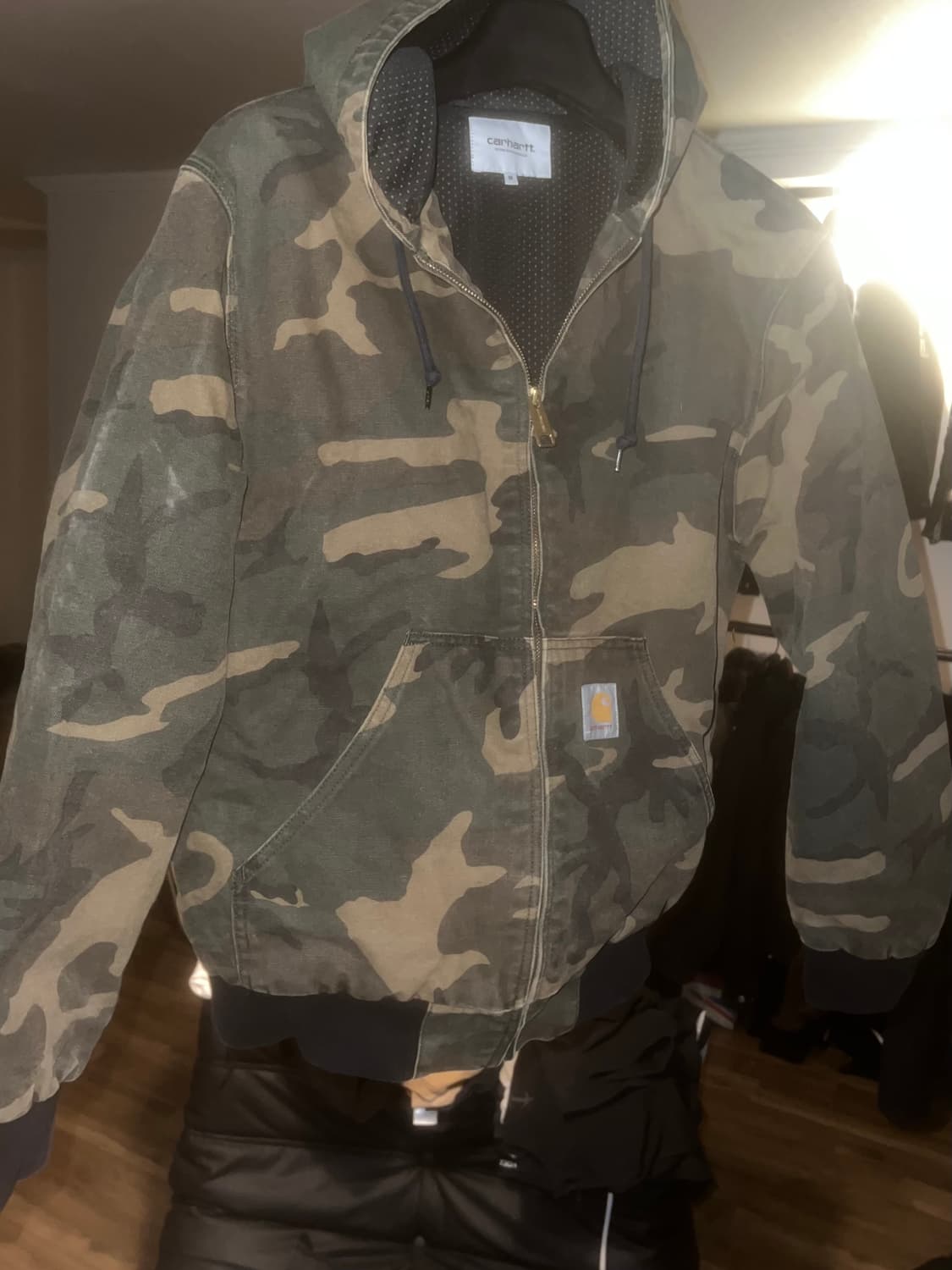 칼하트 wip 카모 액티브 자켓 상품이미지1