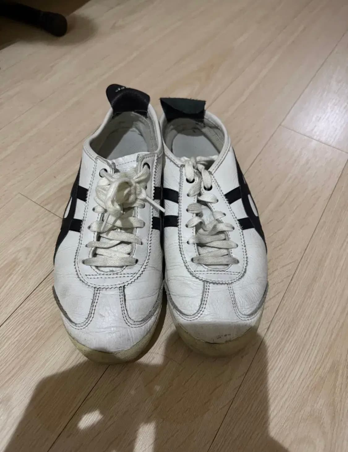 오니츠카타이거 흰검 245 상품이미지2