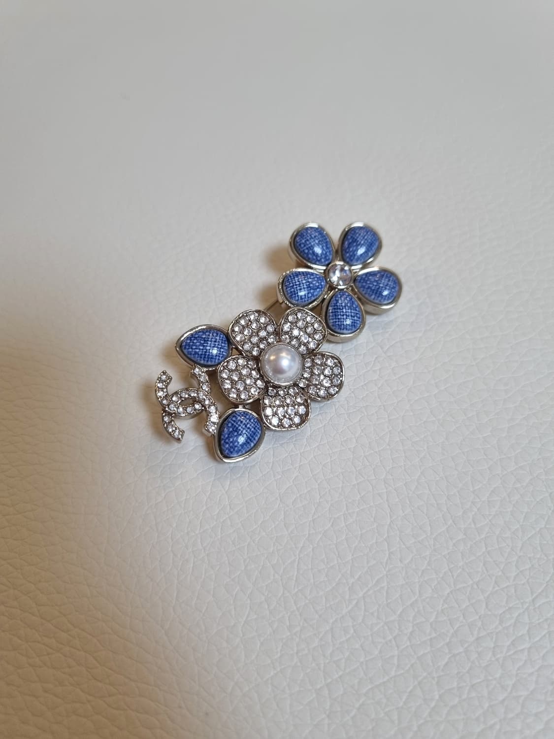 샤넬 데님풍플라워&스왈 CC로고 브로치 업사이클링 상품이미지4