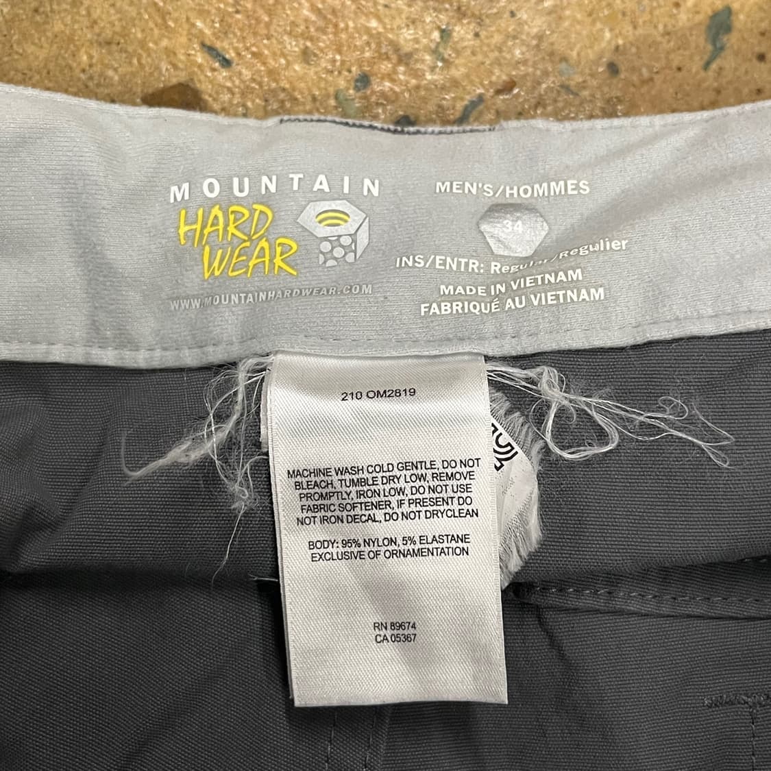 [정품] 마운틴하드웨어 남성 바지 차콜 b10 상품이미지4