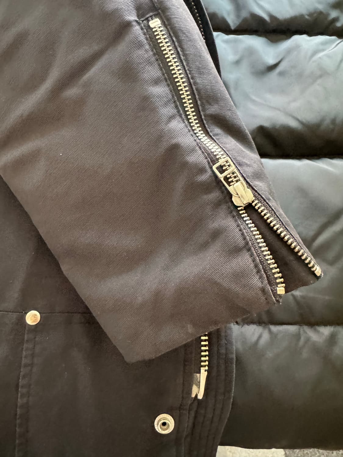 무스너클 남성 패딩 판매합니다 상품이미지3