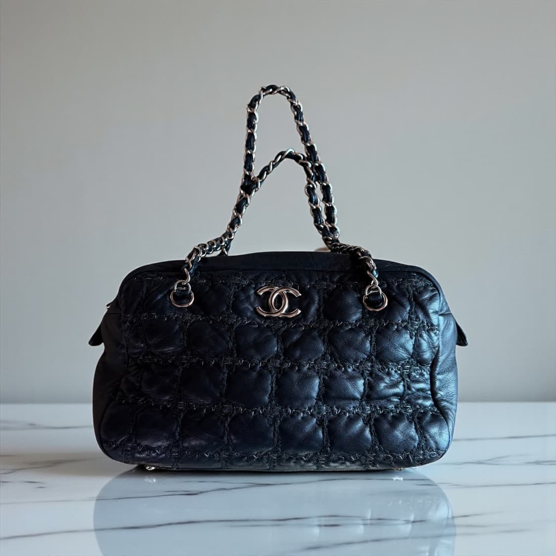 샤넬 12번대 램스킨 × 트위드 믹스 카메라백 상품이미지2