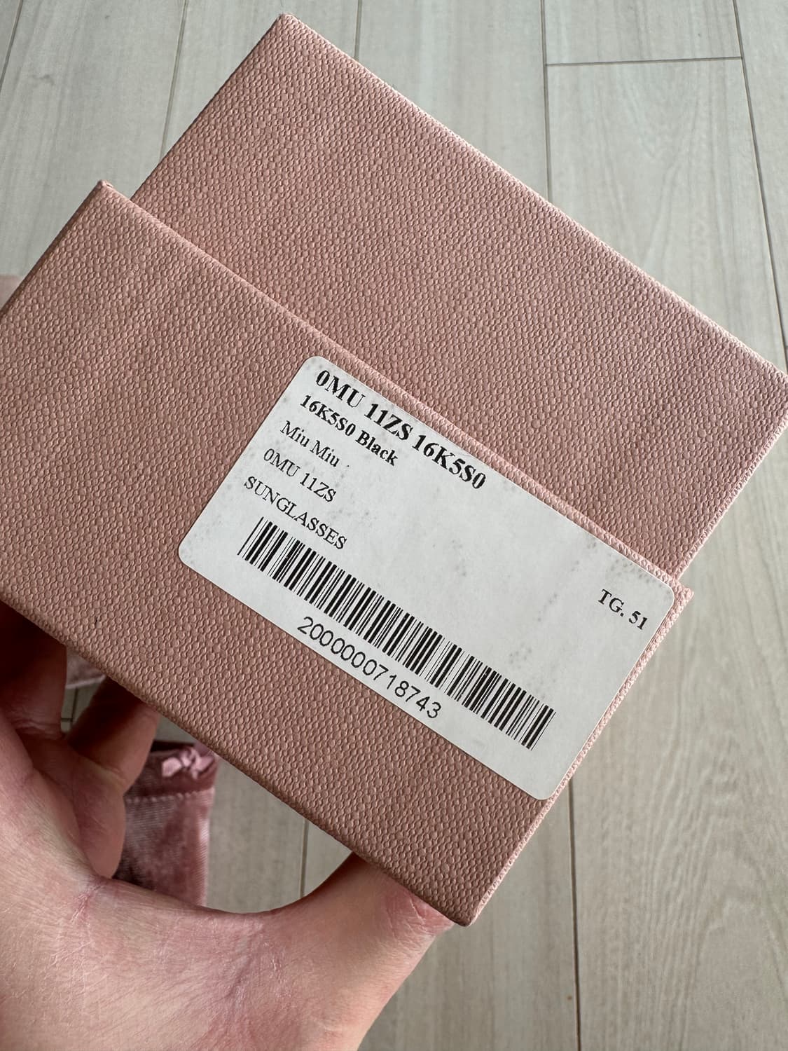 미우미우 리가즈 블랙 선글라스 0MU 11ZS 16K5S0 상품이미지3