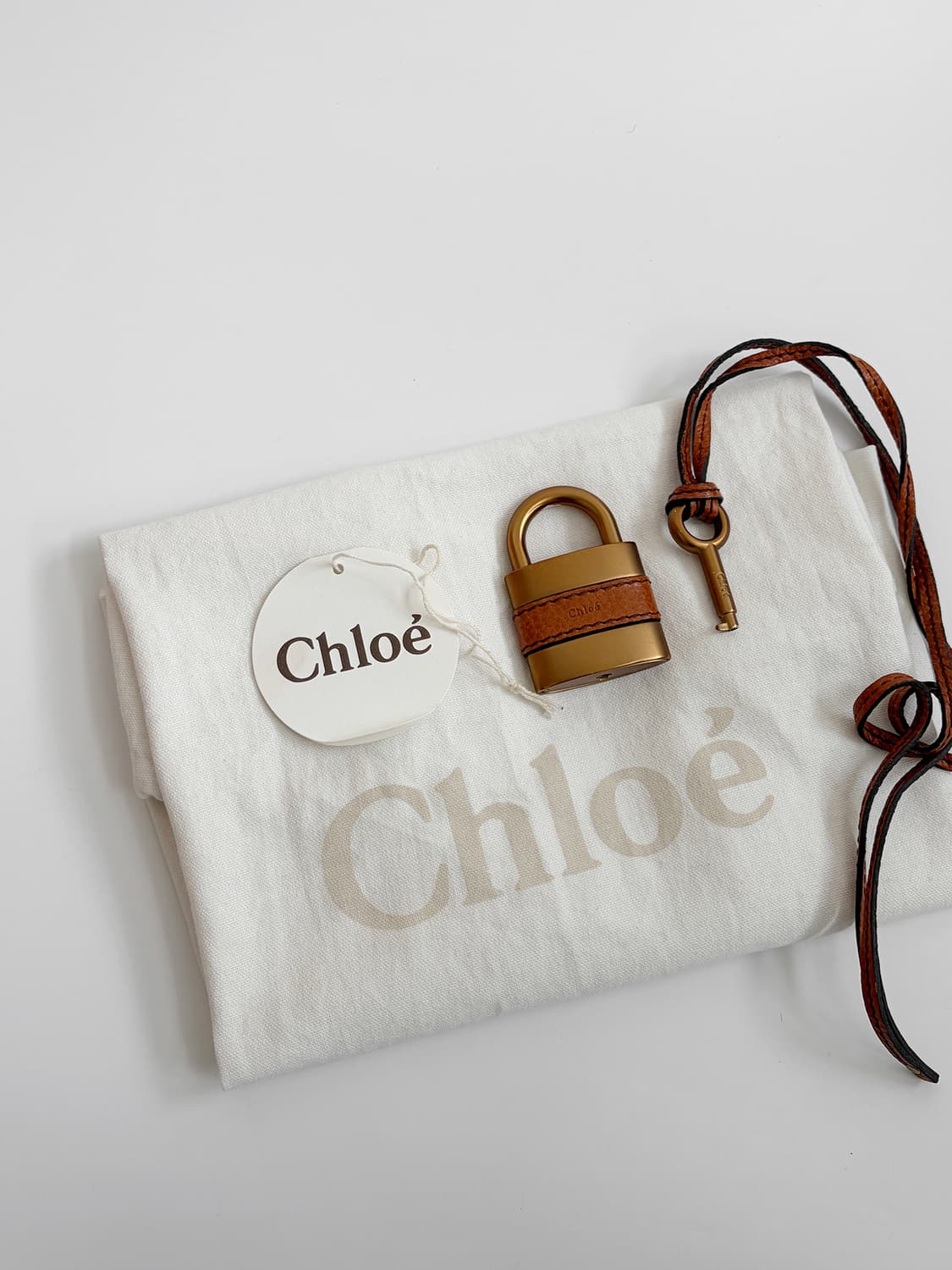 끌로에 패딩턴백 판매합니다. 상품이미지9