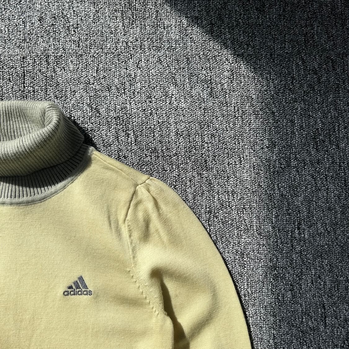 아디다스 골프 터틀넥 옐로우 니트 상품이미지4