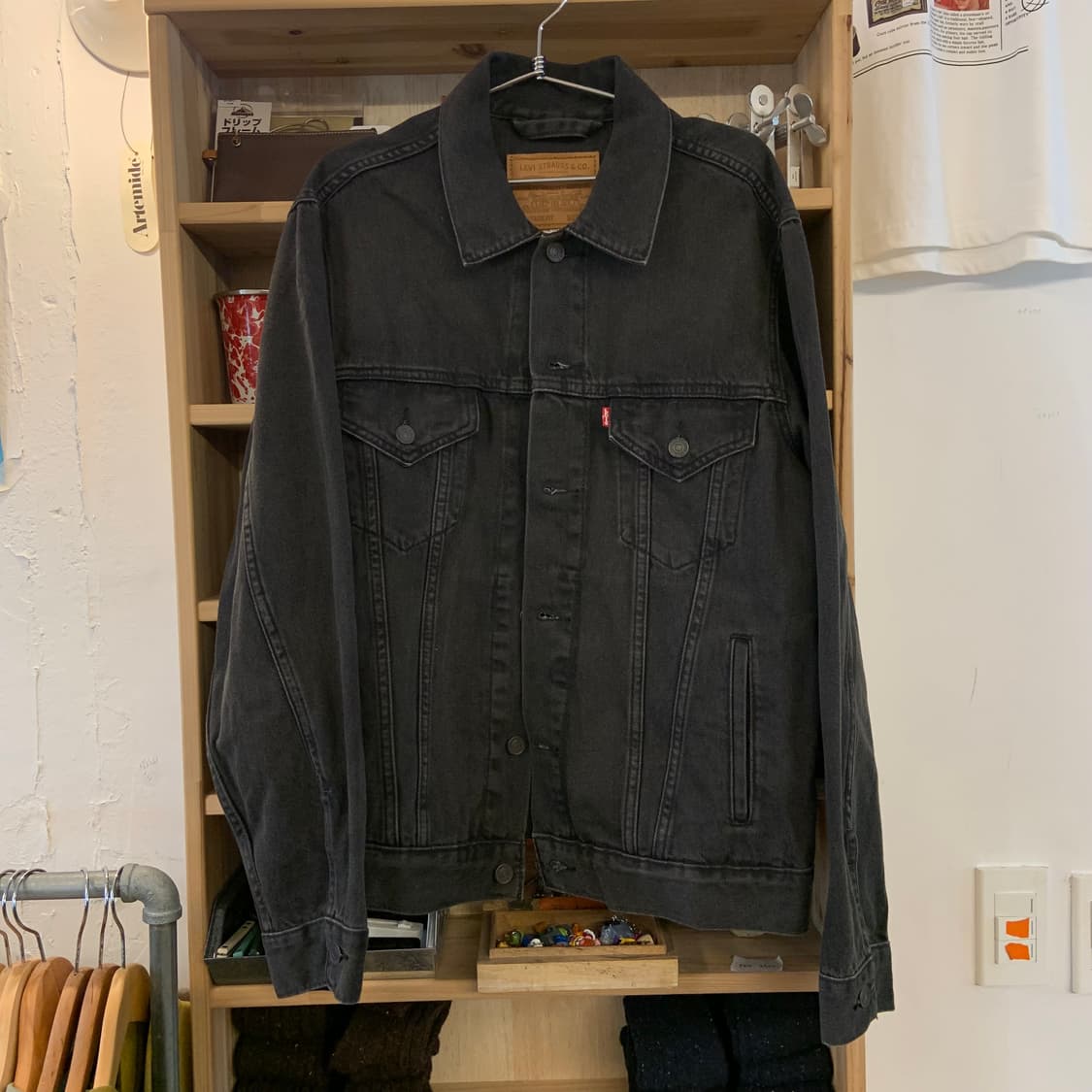 리바이스 3세대 프리미엄 흑청 트러커 상품이미지1