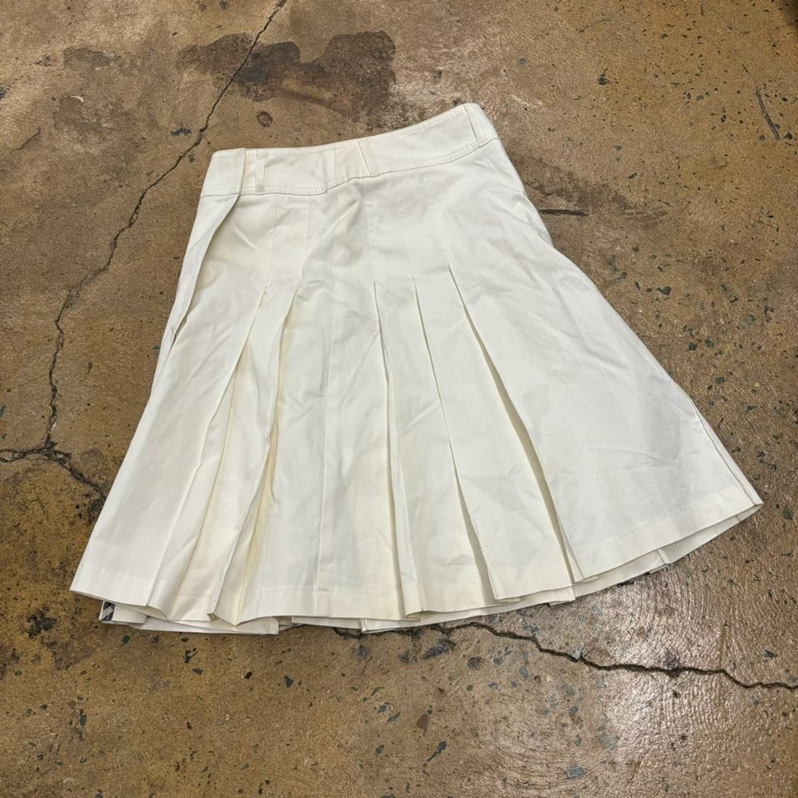 [정품/38] 버버리 화이트 플리츠 미디 스커트 상품이미지1