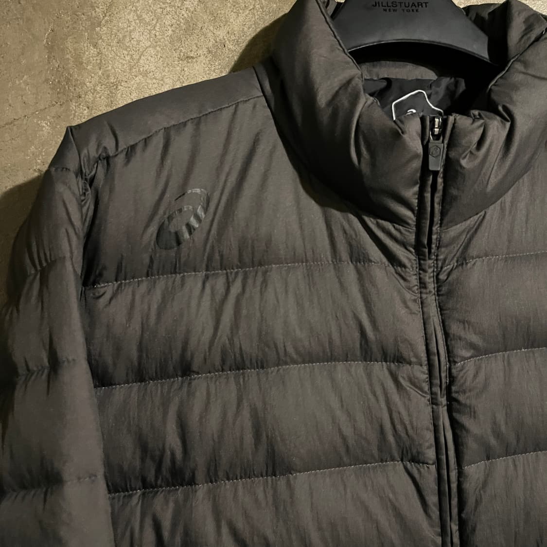 아식스 패딩 점퍼 상품이미지2