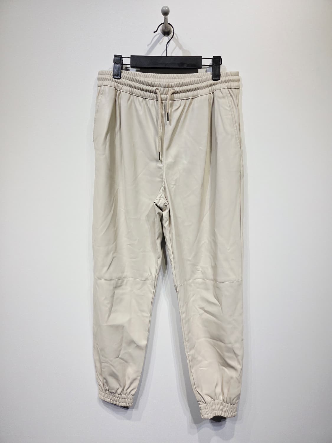 자라 가죽코팅 아이보리 조거 팬츠_28 상품이미지2