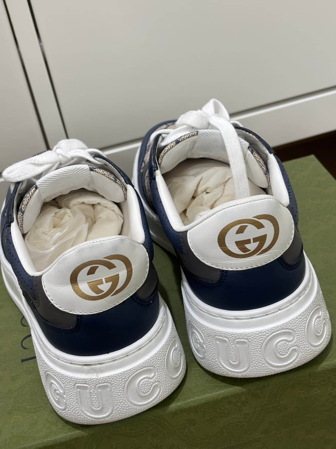 구찌 GG로고 청키 스니커즈 상품이미지7