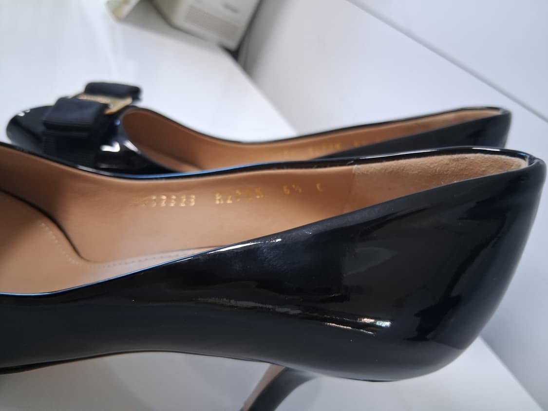 페라가모 바라 오픈토 에나멜 하이힐 Size 6 (새상품) 상품이미지7