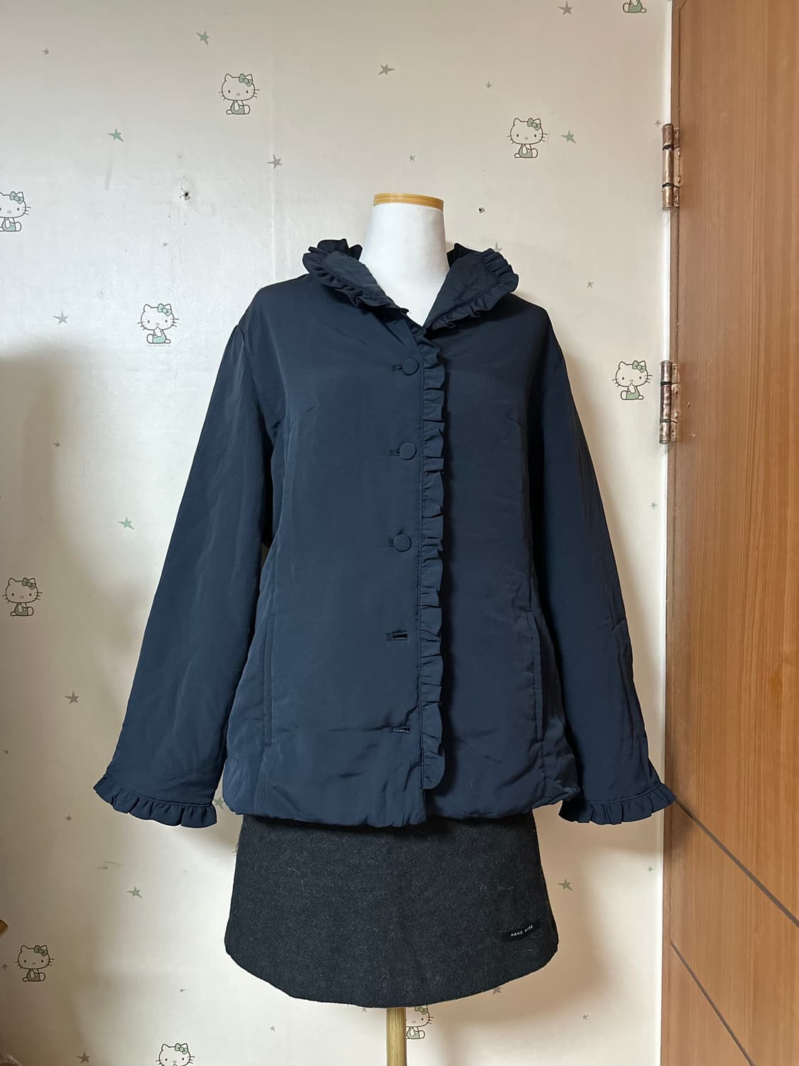 네이비 프릴 하이넥 패딩 점퍼 상품이미지1