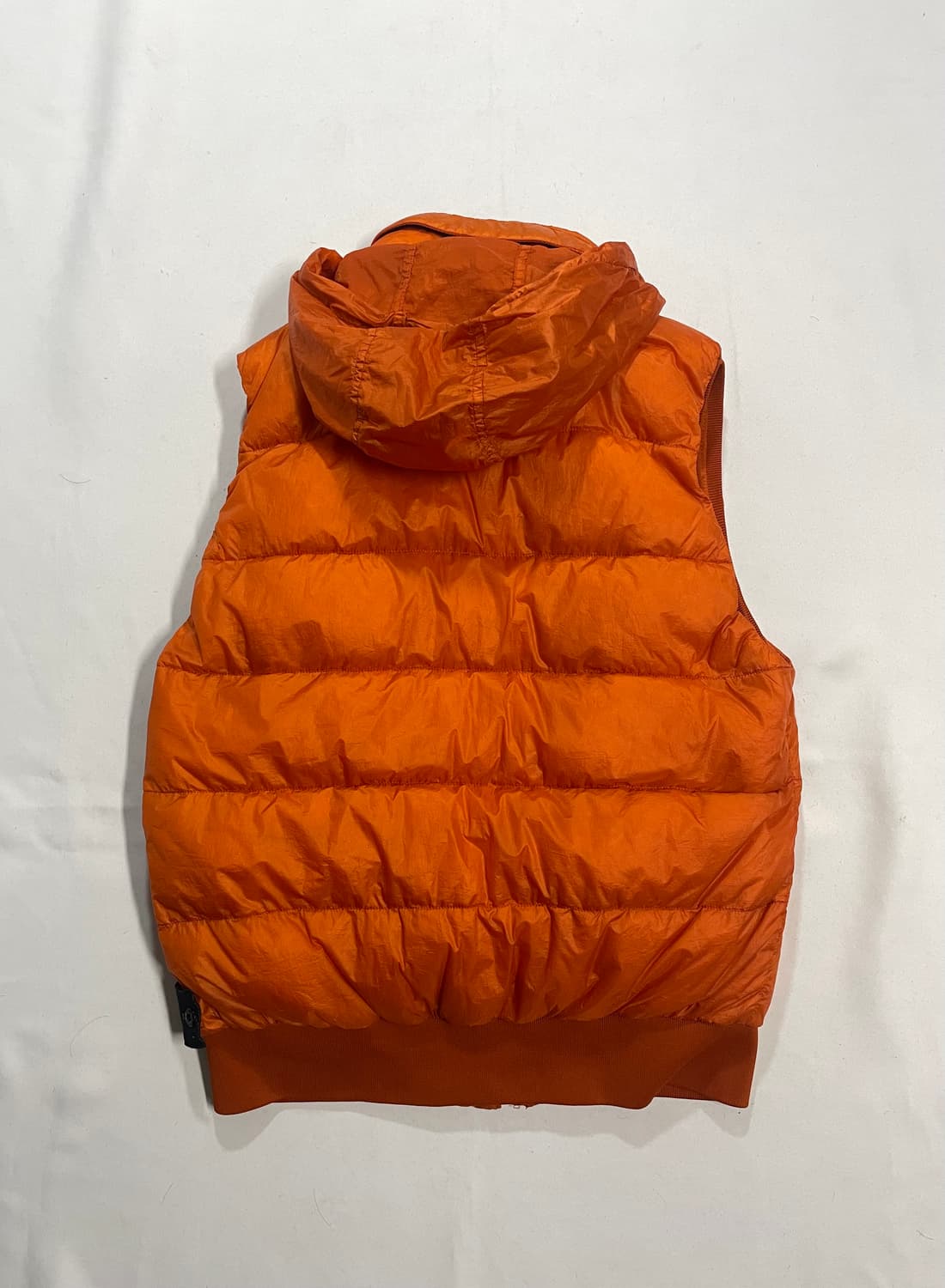 스톤아일랜드 30주년 가먼트다이드 패딩 베스트 상품이미지2