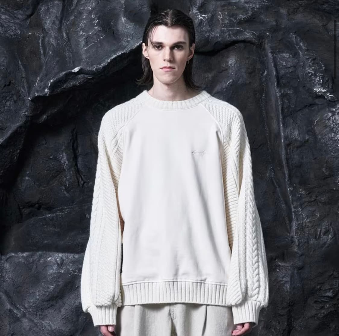 송지오 옴므 케이블 슬리브 라글랑 맨투맨 크림 상품이미지1