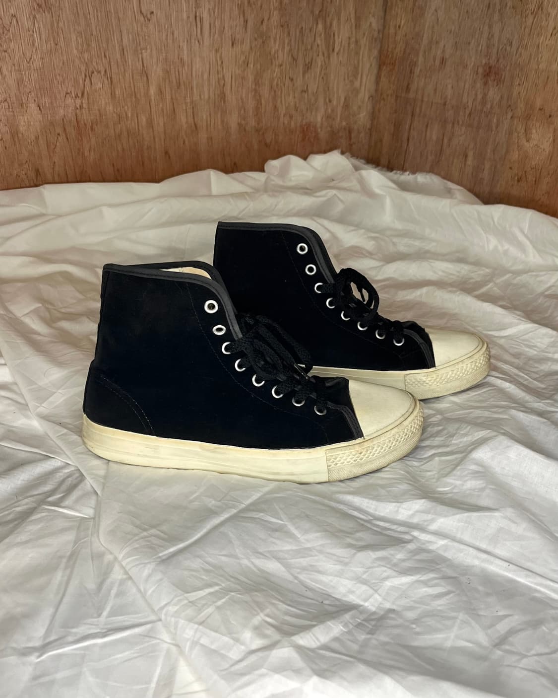 트리콧 꼼데가르송 블랙 벨벳 하이탑 스니커즈 상품이미지2
