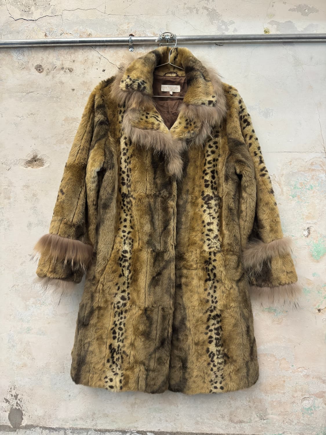 Via faburrica eopard fur coat 상품이미지1
