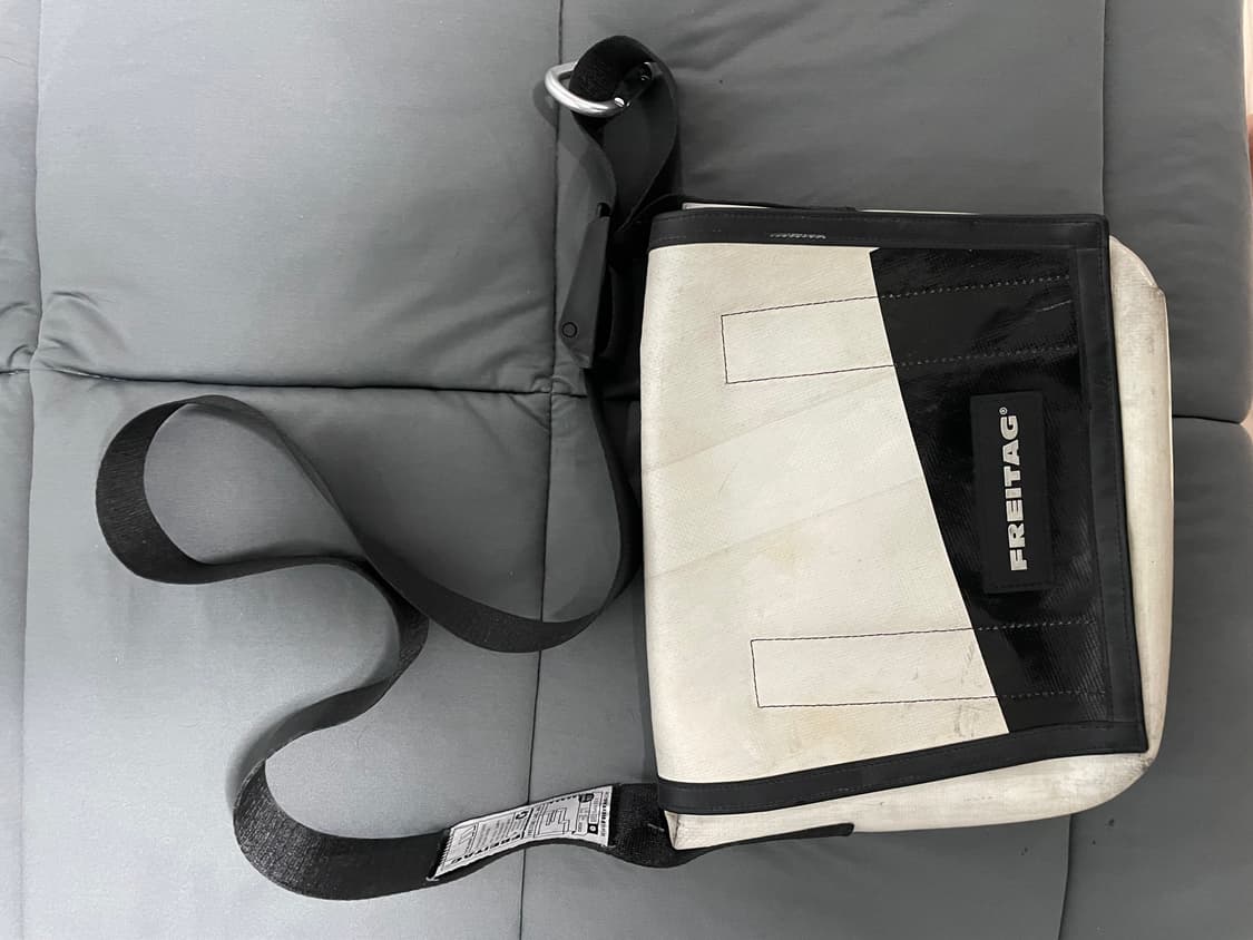 프라이탁 라씨 검흰(민트택 O) 상품이미지1