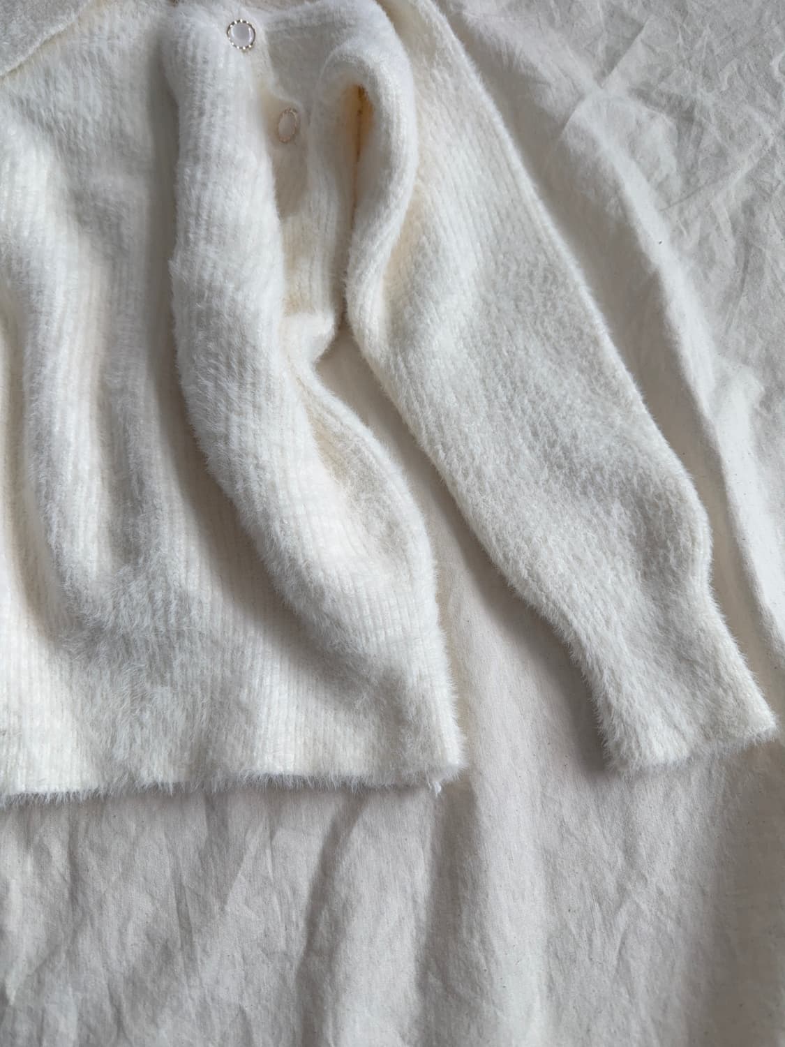 러블리 퓨어 아이보리 베이지 폭닥 니트 상품이미지4