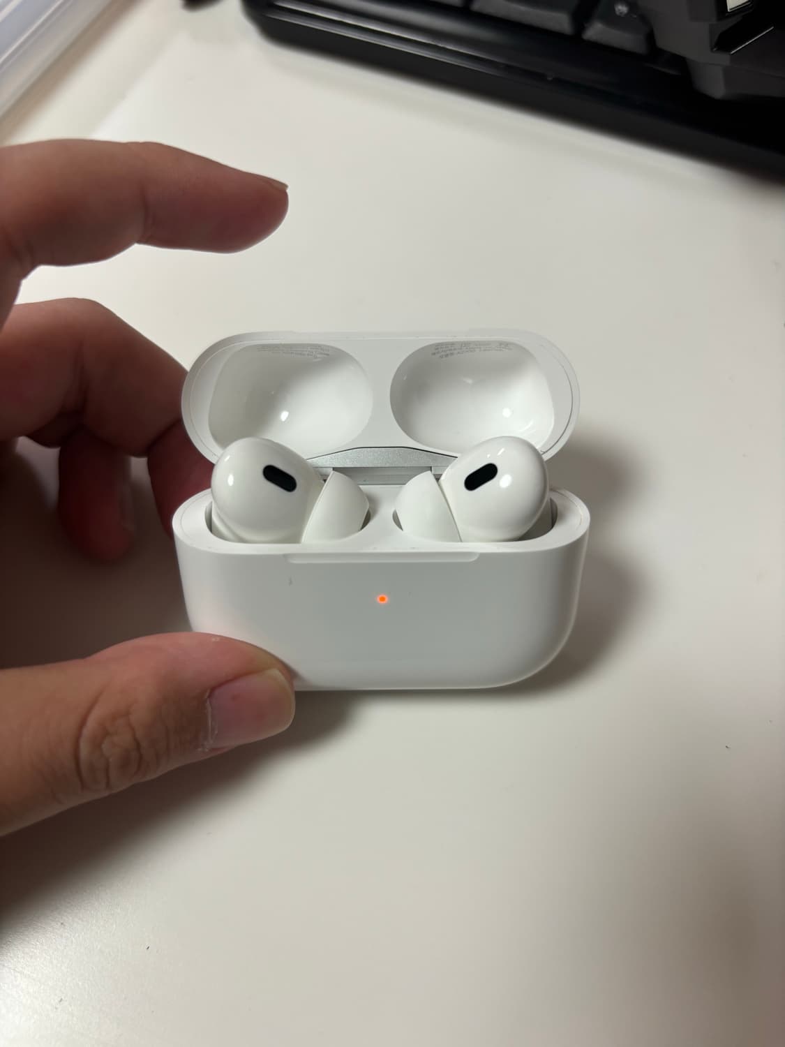 애플 에어팟 프로 2세대 라이트닝 상품이미지2