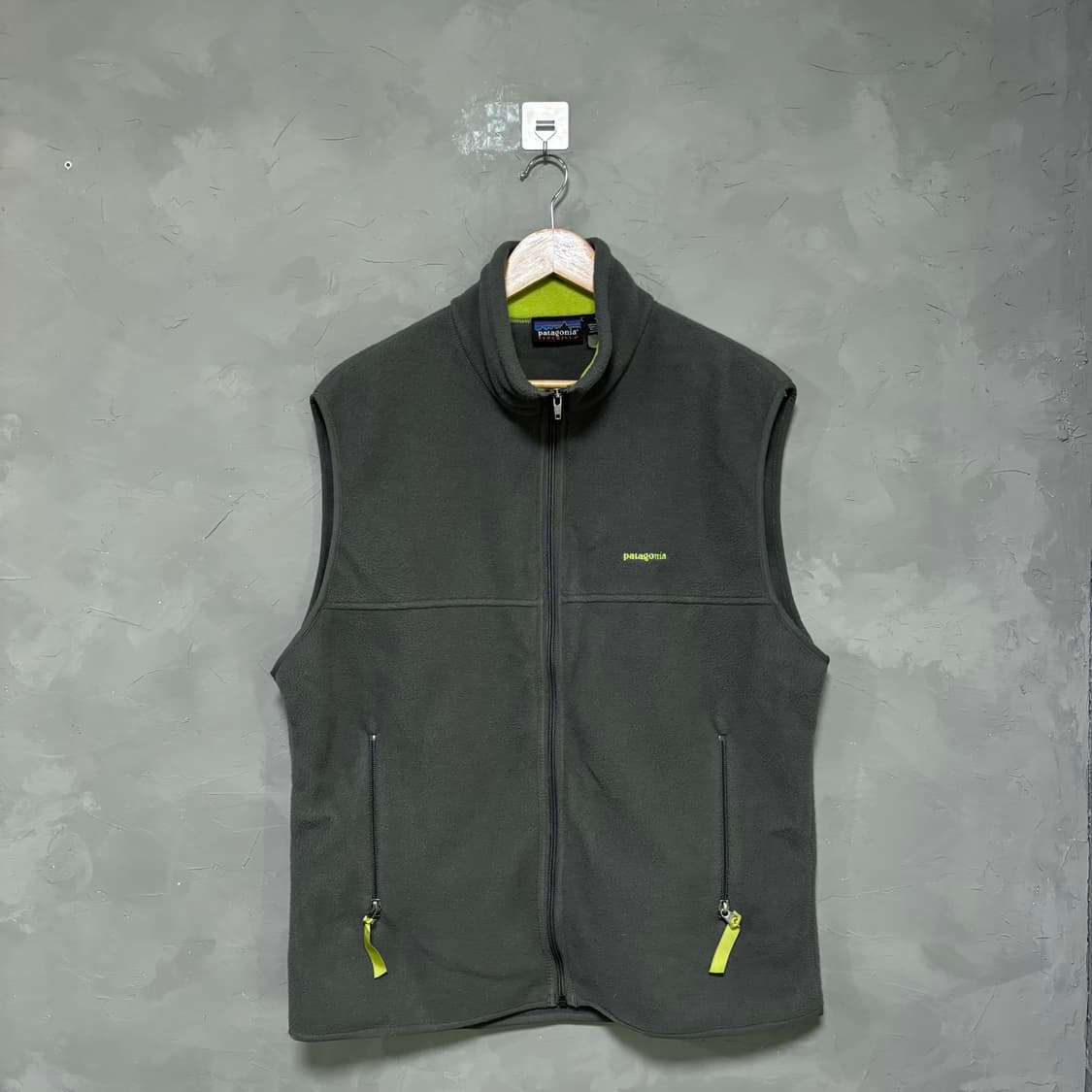 파타고니아 신칠라 플리스 베스트 그레이 상품이미지1