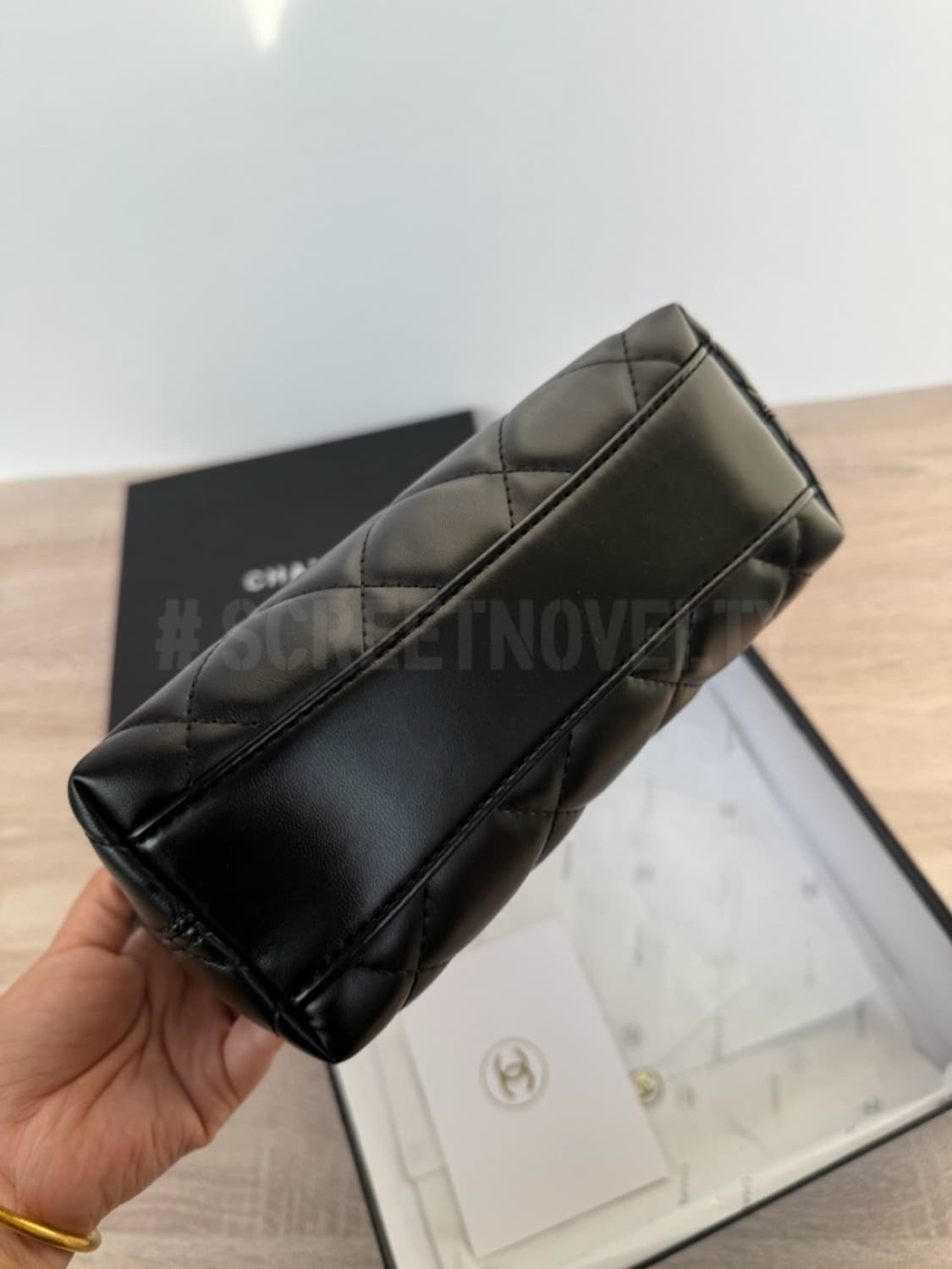 샤넬뷰티 골드체인 퀄팅 호보백 VIP 리미티드 상품이미지2