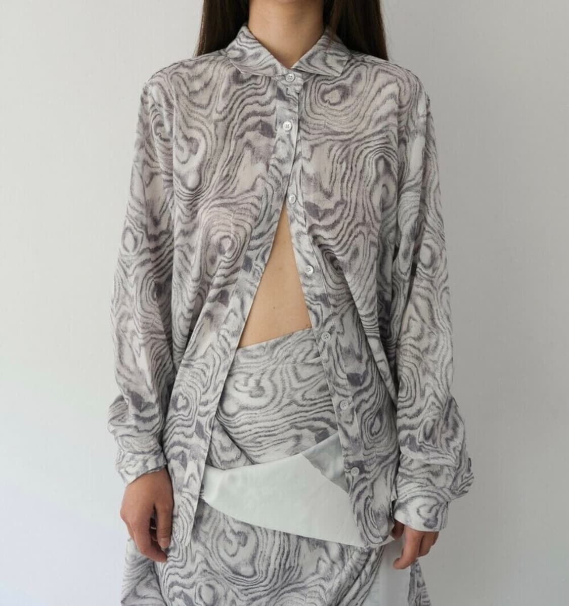 해브빈 HAVEBIN Hole Line Pattern Shirt 상품이미지1