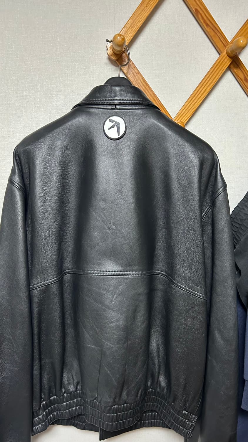 노매뉴얼 커스텀 레더 자켓 상품이미지2