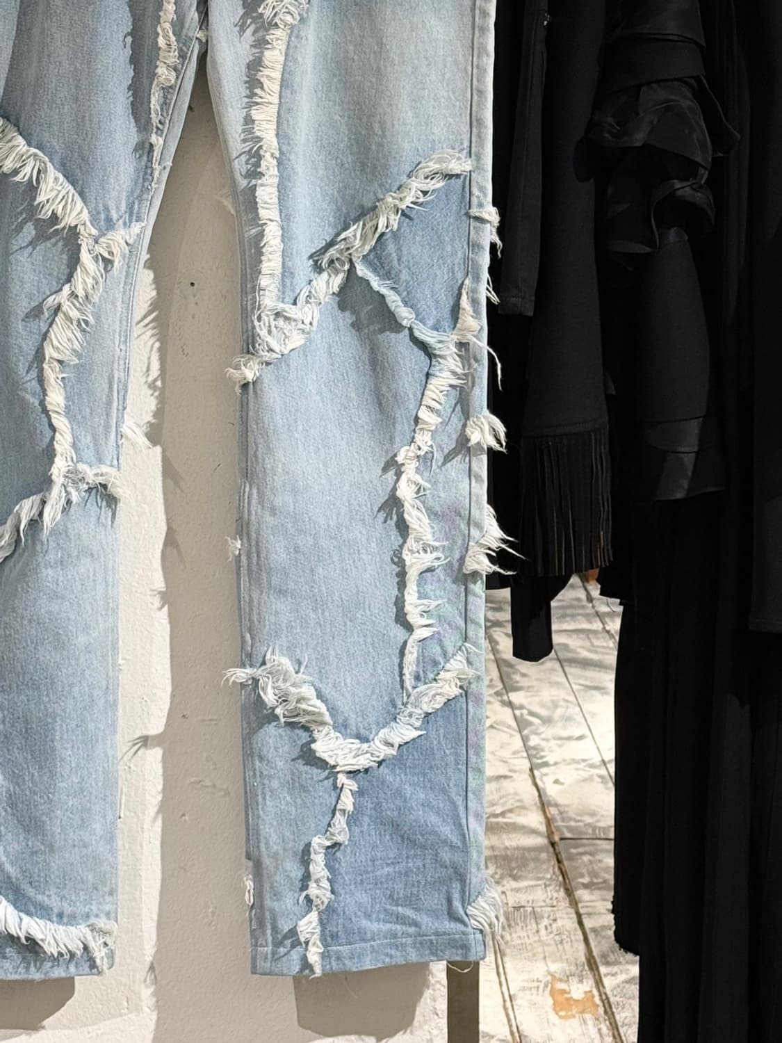 월터 반 베이렌동크 디스트레스 프레이드 데님 팬츠 상품이미지5